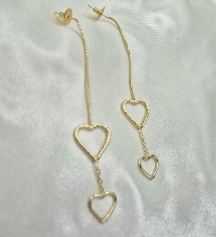 HearrtyE Sui Dhaga Earrings – Sims Blossoms UAE