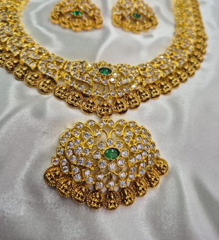 Ekta Short Jewel Set – Sims Blossoms UAE
