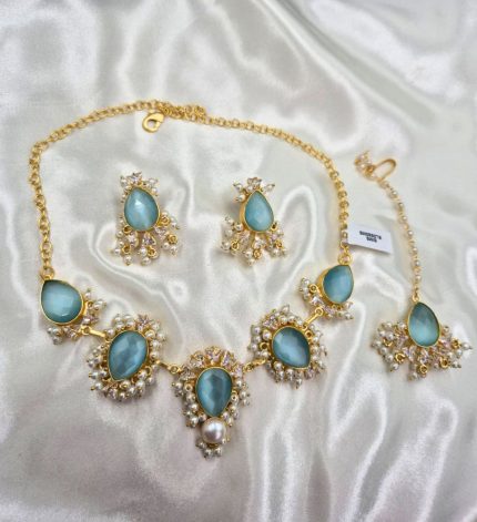 Shea5 Pearl And Stone Necklace Set – Sims Blossoms UAE