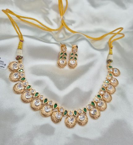 Madhuri Antique Finish Mesonite Stone Choker – Sims Blossoms UAE