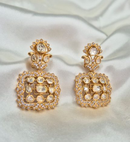Royal3 Gold Earrings – Sims Blossoms UAE