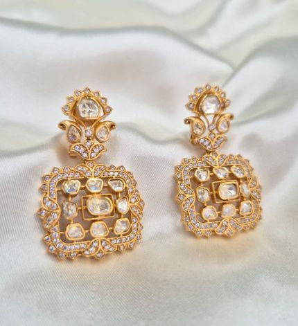 Royal3 Gold Earrings – Sims Blossoms UAE