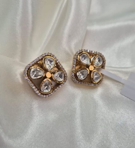 Royal 9 - Gold Earrings – Sims Blossoms UAE