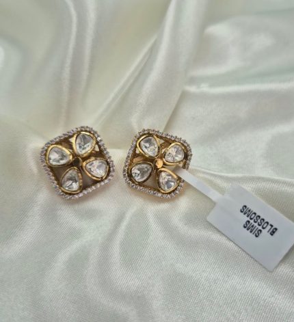 Royal 9 - Gold Earrings – Sims Blossoms UAE