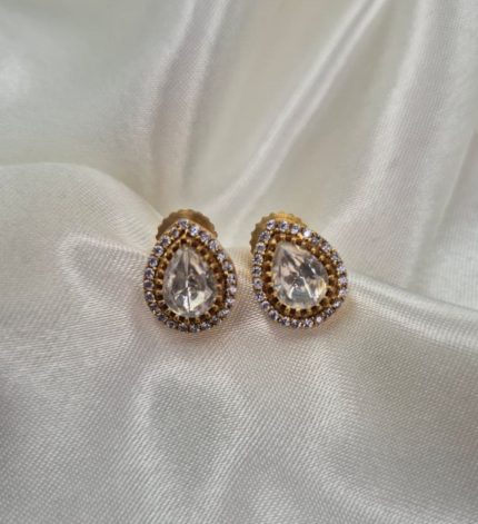Royal 4 - Gold Earrings – Sims Blossoms UAE