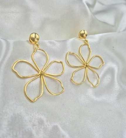 Flower Earrings – Sims Blossoms UAE